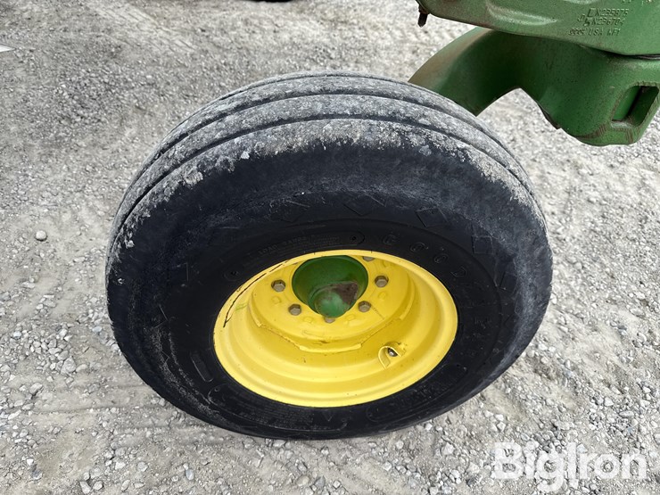 john-deere-2210-image-19