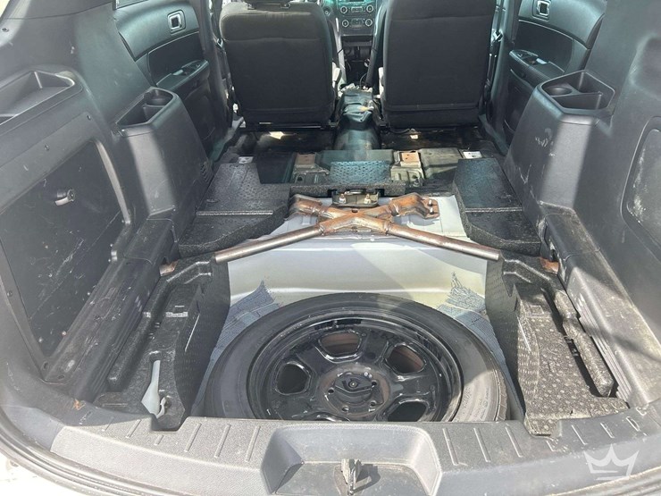 2016-ford-explorer-image-28