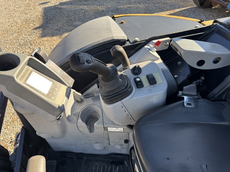 2021-deere-35g-image-7