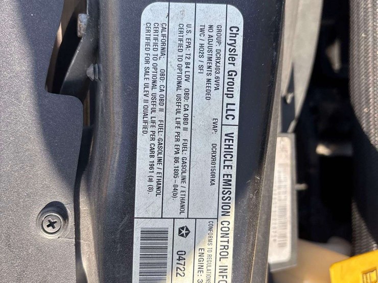 2013-chrysler-town-&-country-image-23