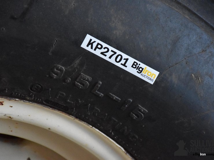 9.5l-15-tire-and-rim-image-5