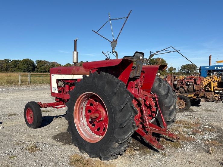 1965-international-706-image-4