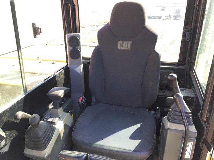 2017-caterpillar-305.5e2-image-6