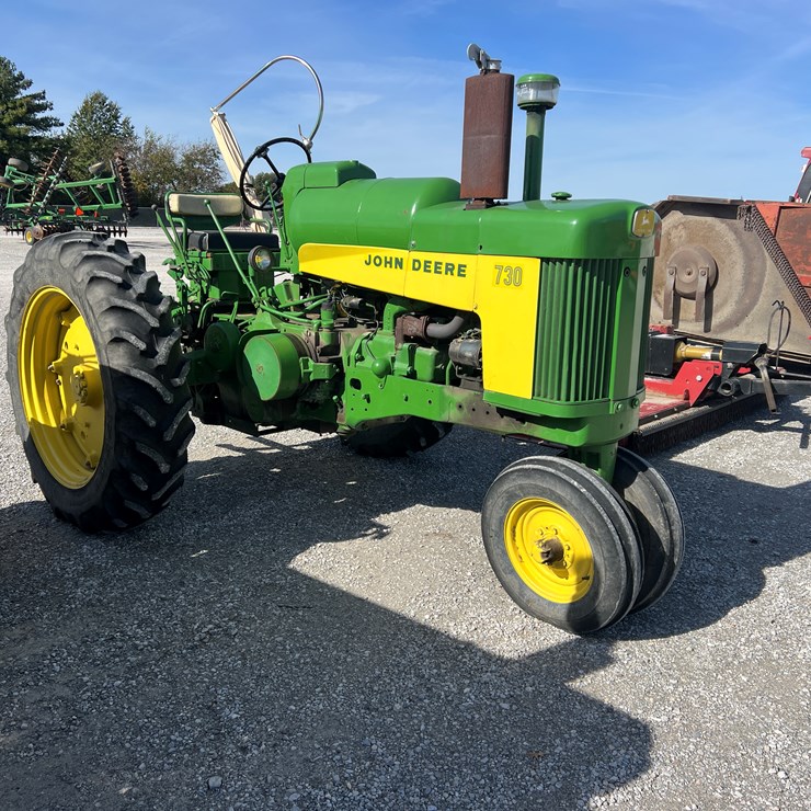 JOHN DEERE 730
