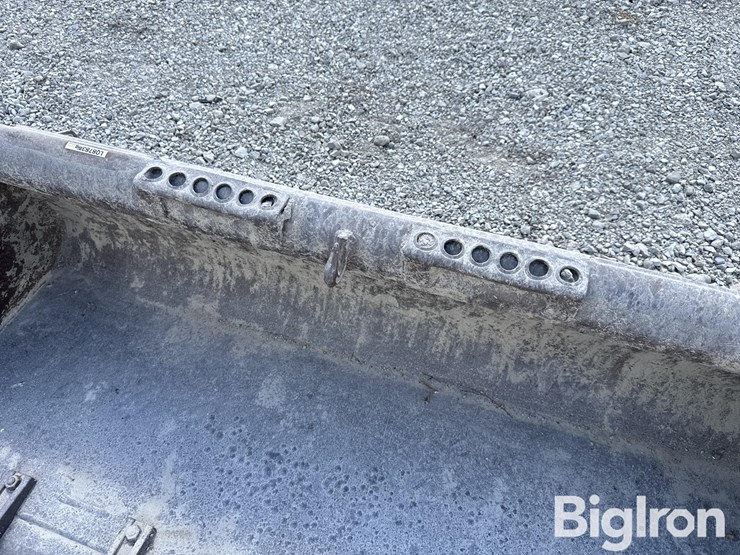 skid-steer-tooth-bucket-image-12