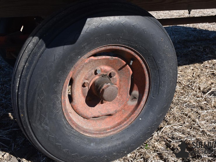 wooden-hayrack-image-16