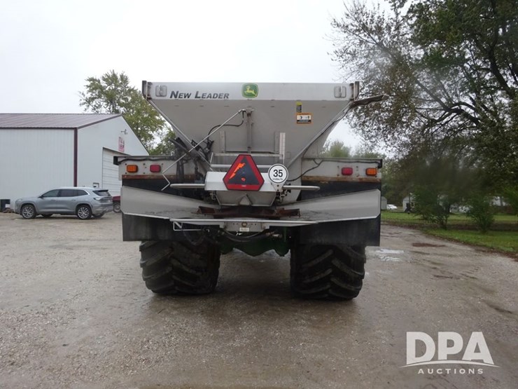 2018-john-deere-f4365-image-27