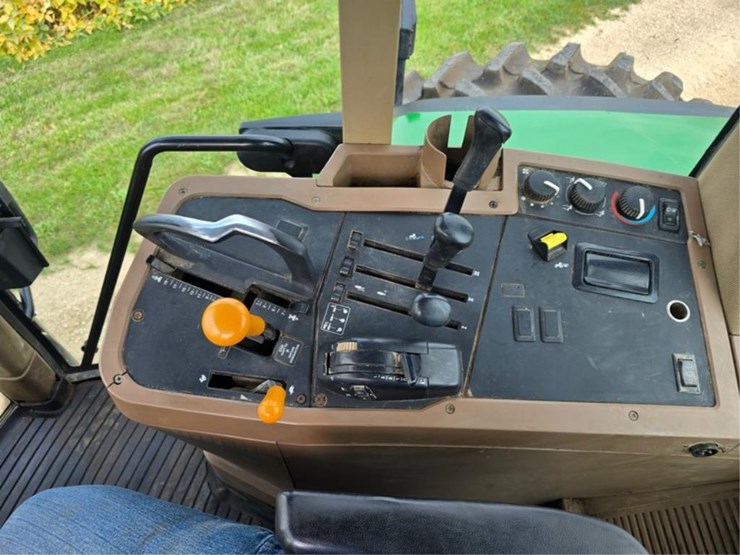 john-deere-7610-image-25