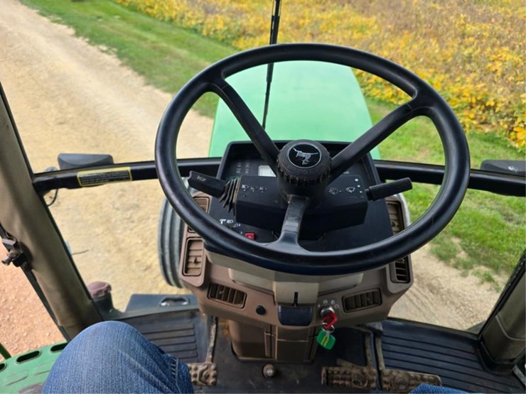 john-deere-7610-image-30