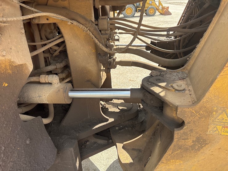 caterpillar-980-image-6