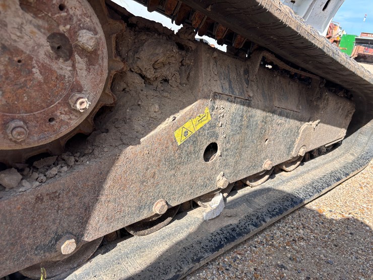 2014-bobcat-t750-image-9