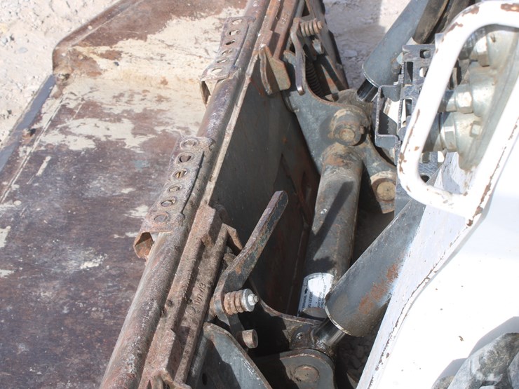 2015-bobcat-s530-image-23