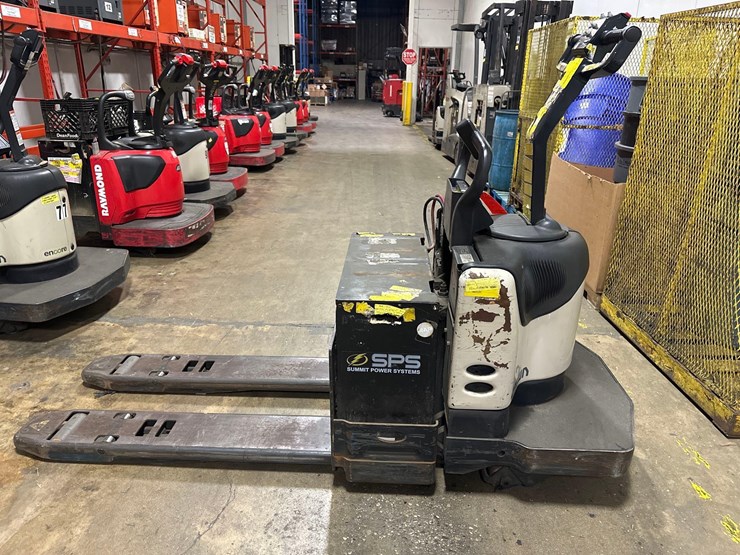 2015-crown-pe4500-60-image-1