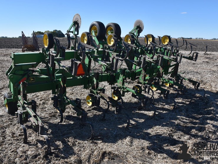 john-deere-845-image-7