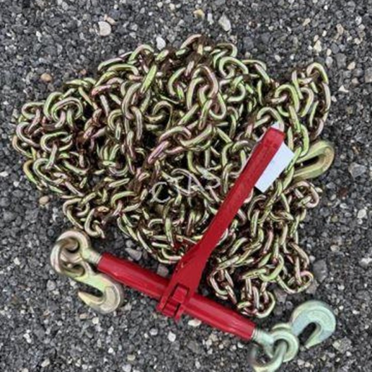 #50 • (2) 3/8" 20' Chains & (1) 9,200 lb Boomer