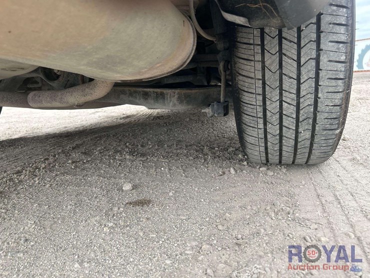 2017-ford-explorer-image-32