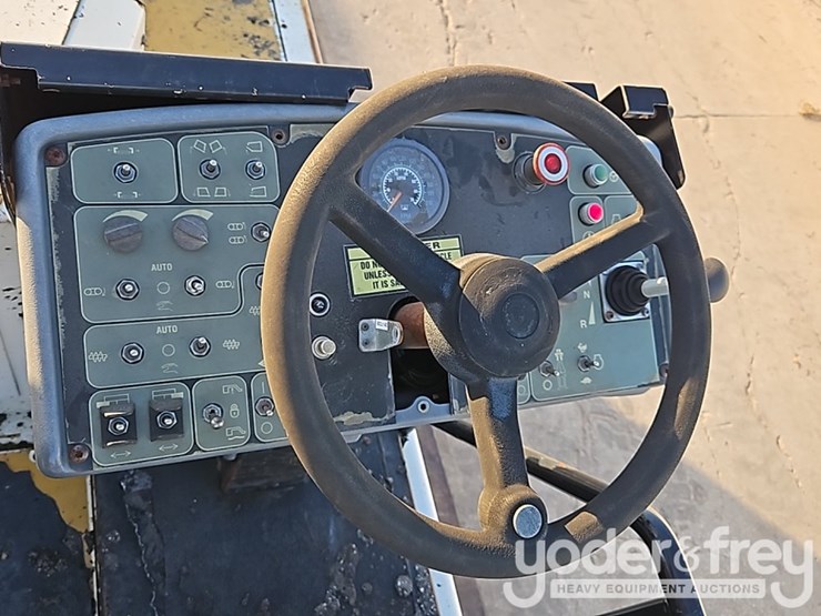 2015-caterpillar-ap-655d-image-31