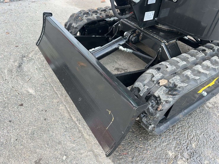 2025-agt-mh12z-mini-excavator-image-10