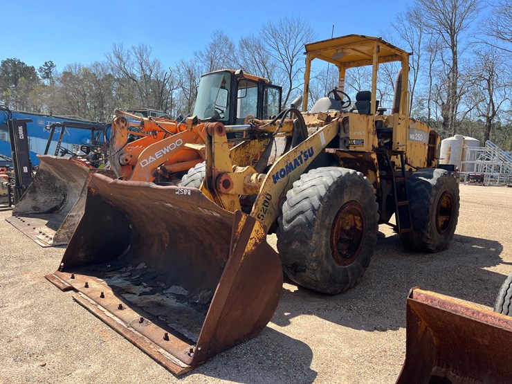 komatsu-wa250-image-1