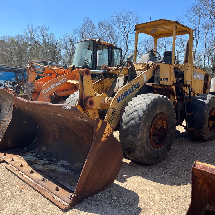 KOMATSU WA250