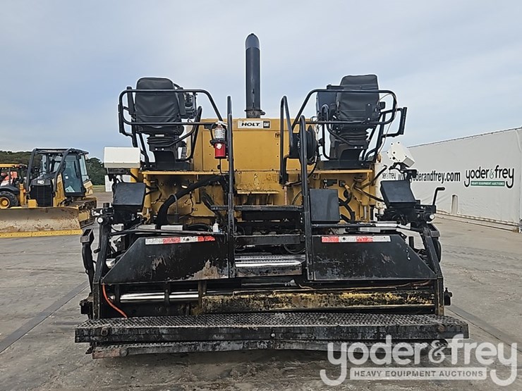 2012-caterpillar-ap-1055e-image-22