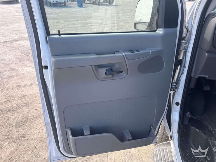 2003-ford-e250-image-10