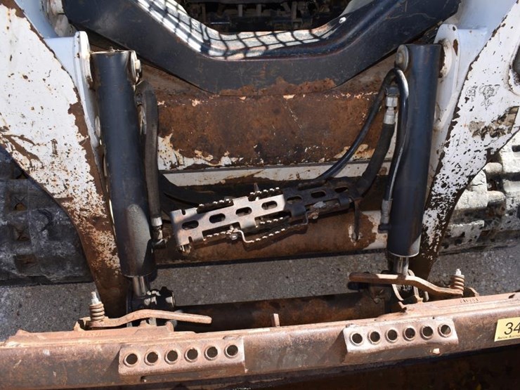 2013-bobcat-t590-image-8