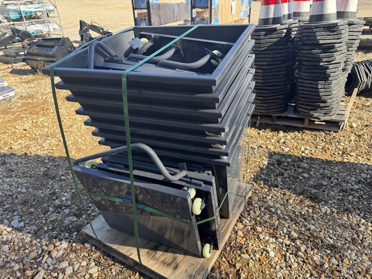 #4729-•-(7)-dump-hoppers-image-2