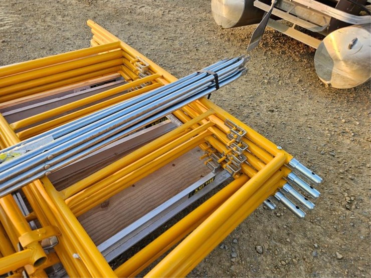 #3141-•-new-scaffold-with-3-walk-planks-image-16