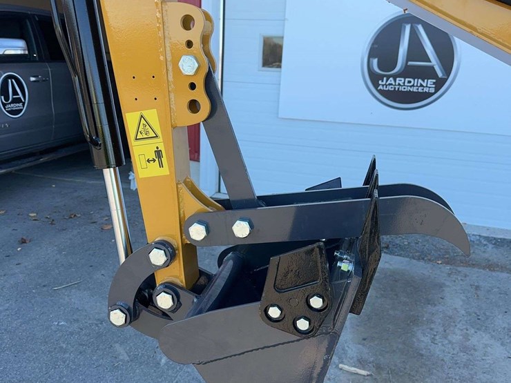 2025-agt-mx12z-mini-excavator-image-9