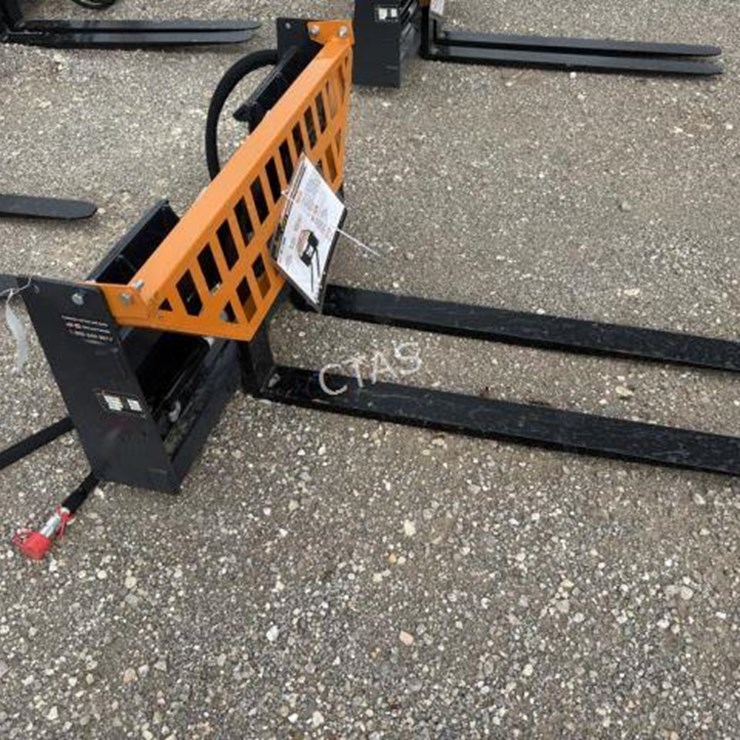 #124 • Heavy Duty Hydraulic Skid Steer 48" Forks & Frame
