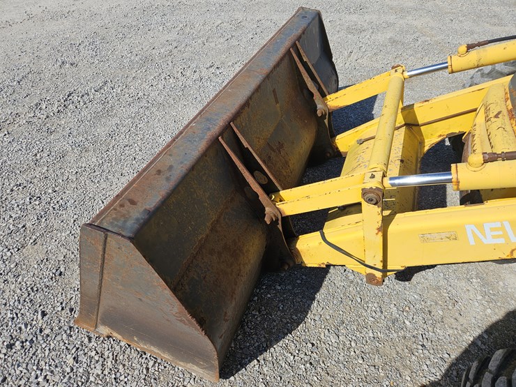 2004-new-holland-lb75b-image-5