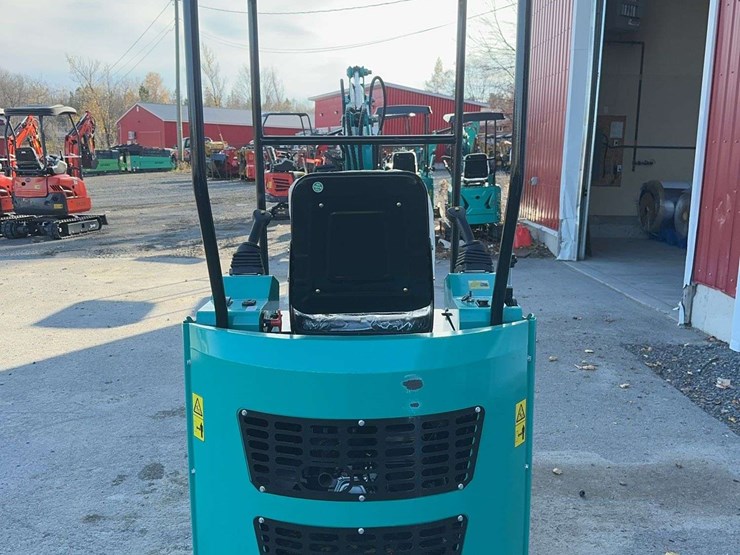 2025-agt-h15z-mini-excavator-image-6