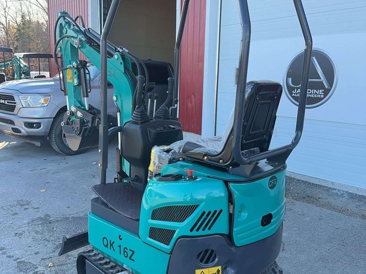 2025-cfg-qk16z-mini-excavator-image-7