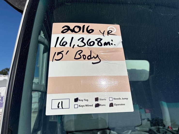 2016-isuzu-npr-image-41