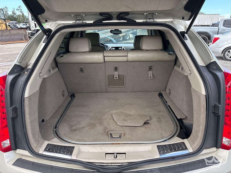 2013-cadillac-srx-image-19