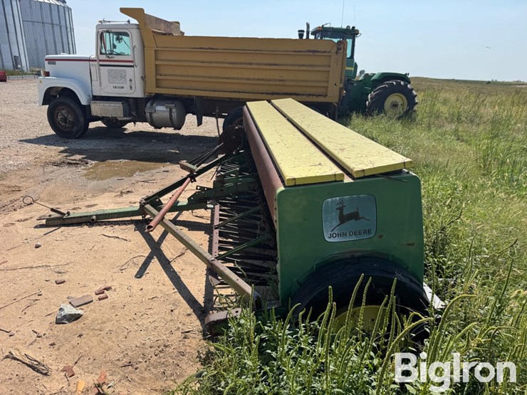 john-deere-8300-image-8