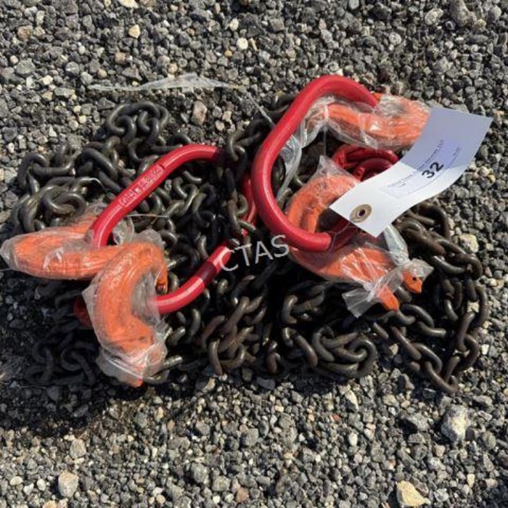 #32 • (2) 5/16" 7' G80 Double Chain Sling