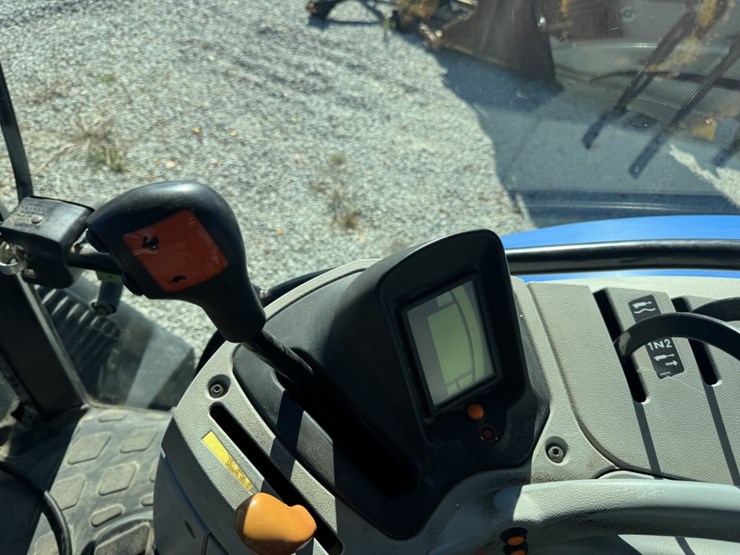 new-holland-155-image-7