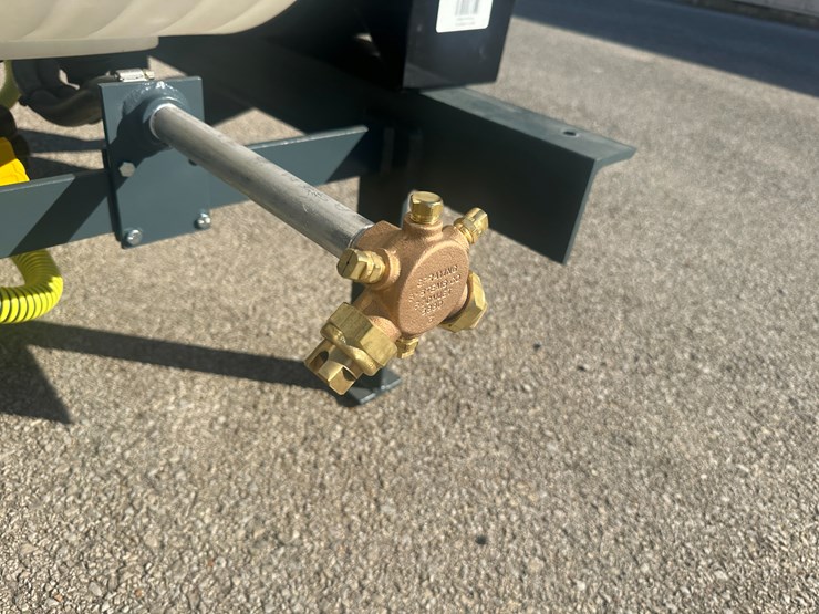 caterpillar-12-image-20