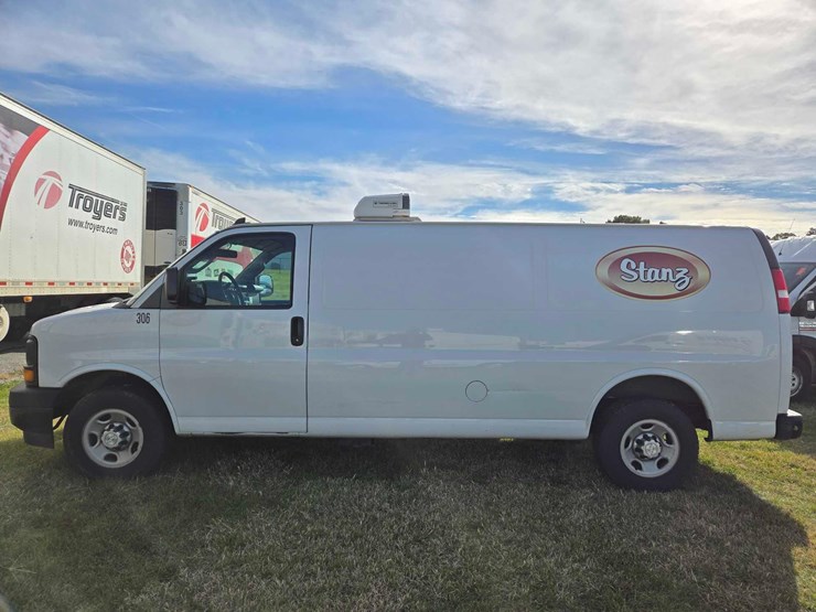 2017-chevrolet-express-g3500-image-5