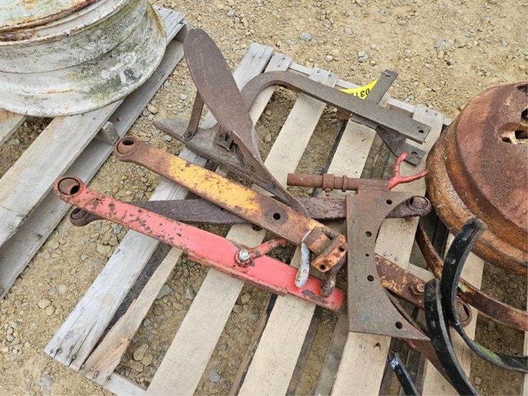 #3127-•-pallet-assorted-parts-image-6