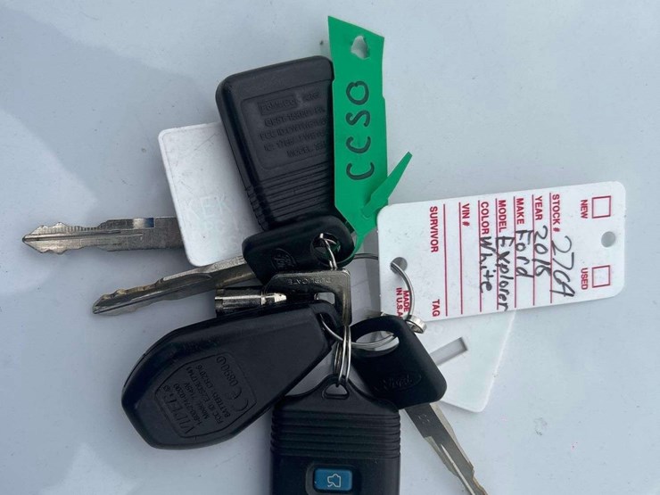 2018-ford-explorer-image-35