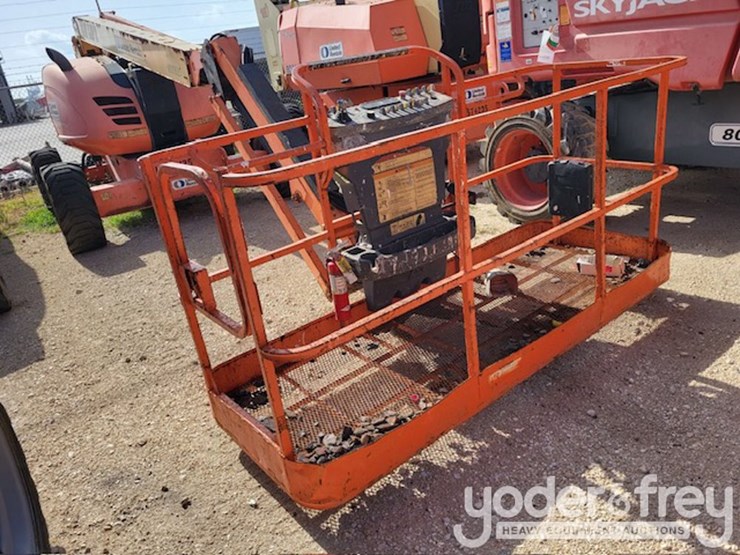 2015-jlg-600aj-image-4