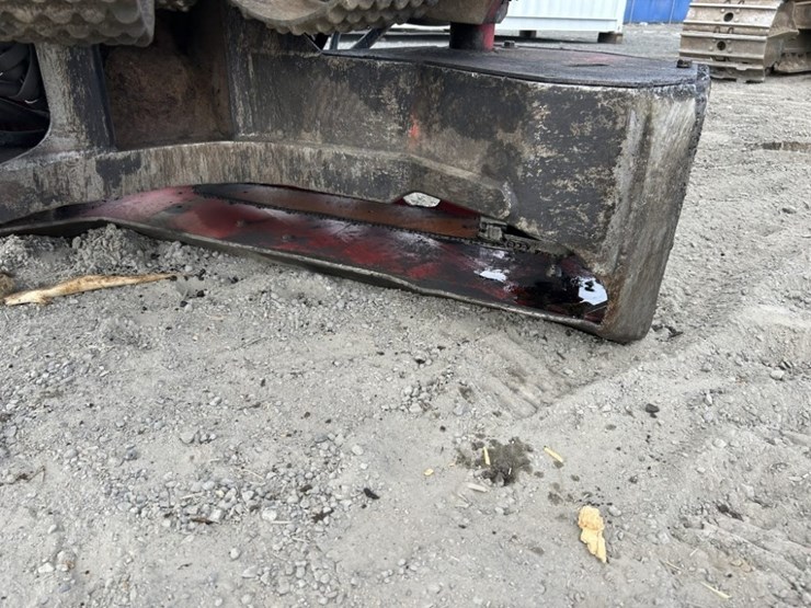 caterpillar-320c-image-12