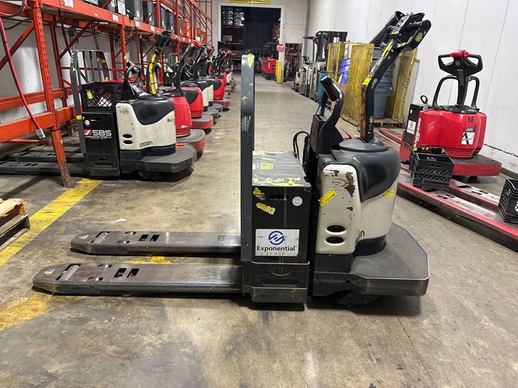 2015-crown-pe4500-60-image-1