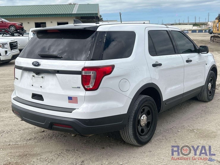 2018-ford-explorer-image-3