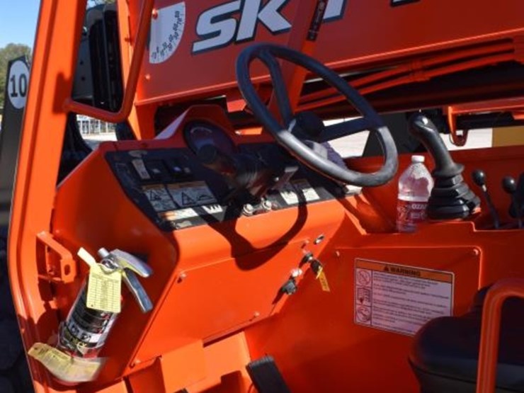 jlg-10054-forklift-(serial-#-0160080012)-(showing-appx-4,296-hours,-up-to-t-image-13