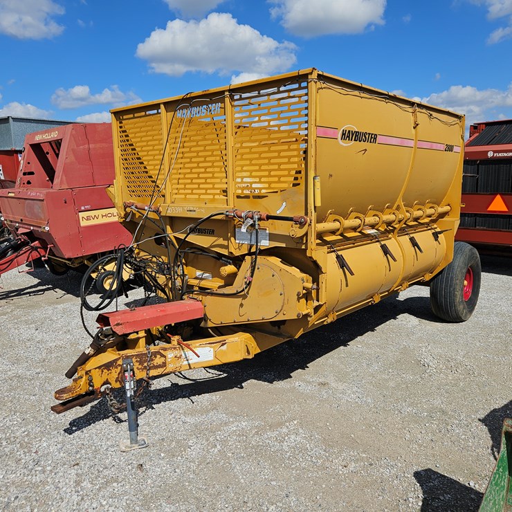 2015 HAYBUSTER 2800