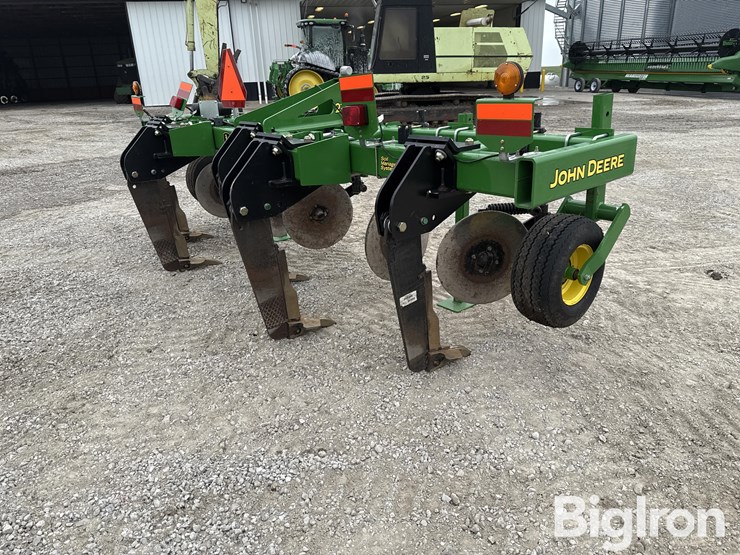 john-deere-2100-image-5